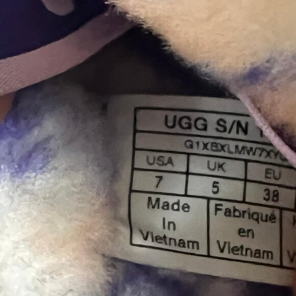 NEW UGG Fluff Yeah Slide Sling Back Sandal Women Purple/Pink Tie-Die Sz:… - Picture 5 of 5